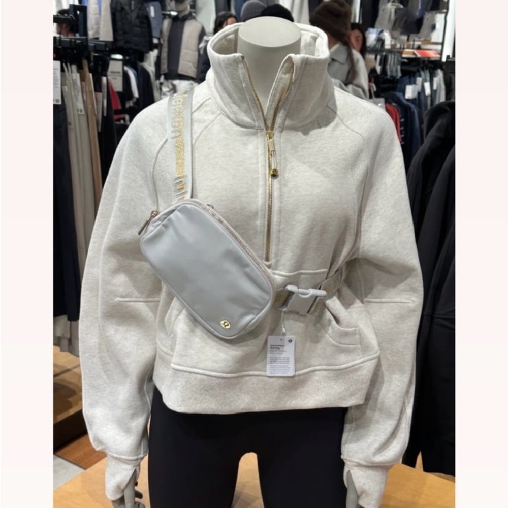 ❤️ Lululemon Scuba Oversized Funnel Neck in Heathered Bone / Gold NWT